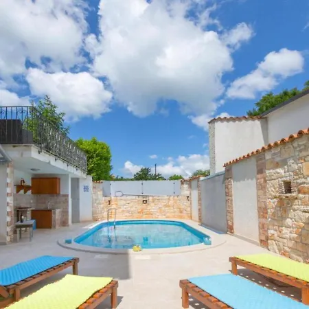 Casa Menta Near Pula For 10 Persons - Private For Families & Friends With Wellness Willa Marčana