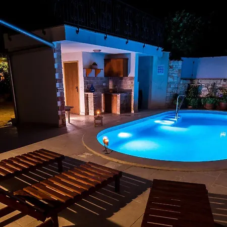 Casa Menta Near Pula For 10 Persons - Private For Families & Friends With Wellness Marčana