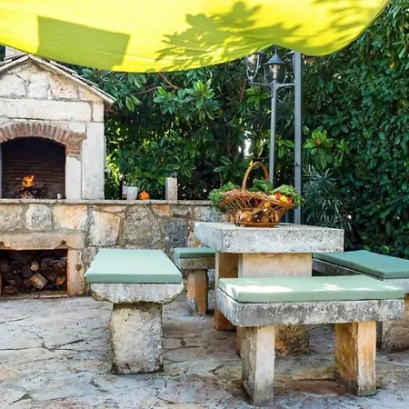 Casa Menta Near Pula For 10 Persons - Private For Families & Friends With Wellness Willa Marčana