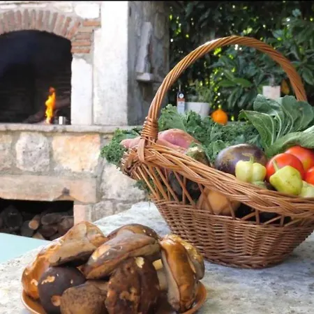 Casa Menta Near Pula For 10 Persons - Private For Families & Friends With Wellness *