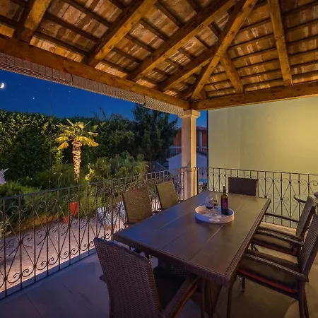 Vila Casa Menta Near Pula For 10 Persons - Private For Families & Friends With Wellness *