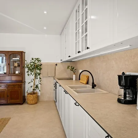 Casa Menta Near Pula For 10 Persons - Private For Families & Friends With Wellness Villa