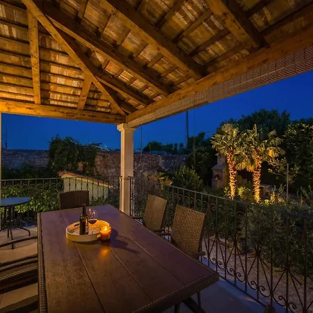 Villa Casa Menta Near Pula For 10 Persons - Private For Families & Friends With Wellness