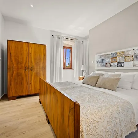 Casa Menta Near Pula For 10 Persons - Private For Families & Friends With Wellness Vila *