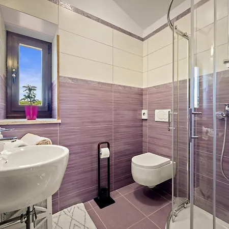 Vila Casa Menta Near Pula For 10 Persons - Private For Families & Friends With Wellness *