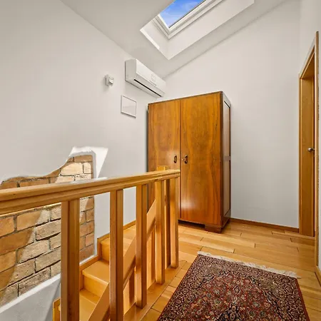 Vila Casa Menta Near Pula For 10 Persons - Private For Families & Friends With Wellness *