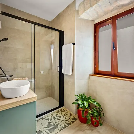 Casa Menta Near Pula For 10 Persons - Private For Families & Friends With Wellness Villa