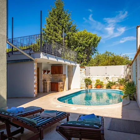 Villa Casa Menta Near Pula For 10 Persons - Private For Families & Friends With Wellness