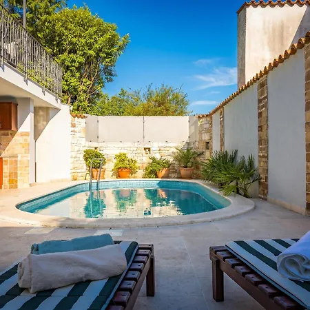 Casa Menta Near Pula For 10 Persons - Private For Families & Friends With Wellness